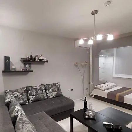 Nenov Apartment *